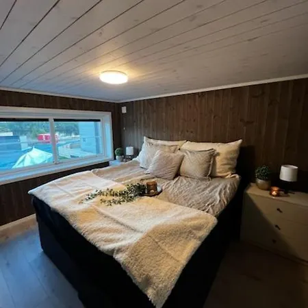 Exclusive Funkis Cabin, Lake View, Rooftop Terrace, Jacuzzi, Sauna, Close To Golf And Alpine *
